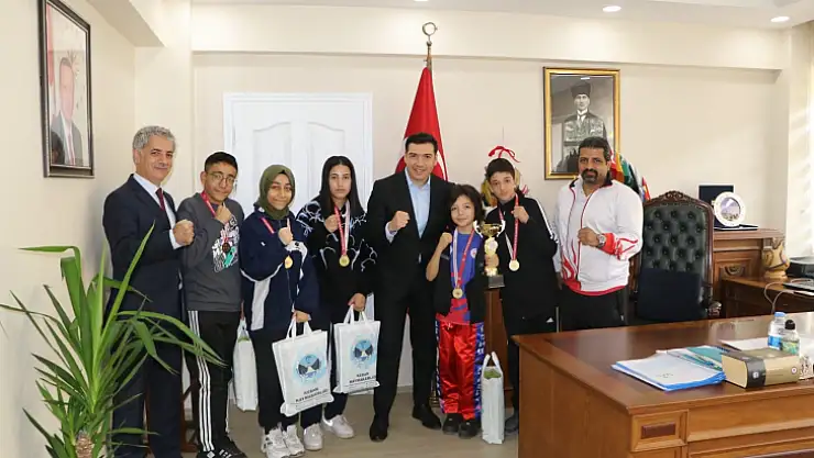 Kaymakam Ataklı, Cumhuriyet Kupasında dereceye giren öğrencilerle buluştu