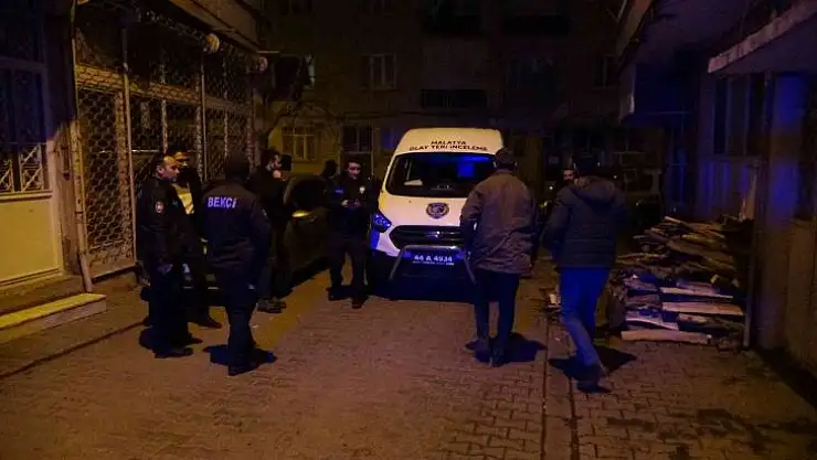 Malatya'da genç kadın yatağında kanlar içerisinde bulundu