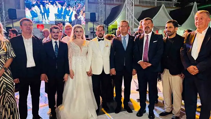 Malatya'da siyaset dünyasını buluşturan düğün