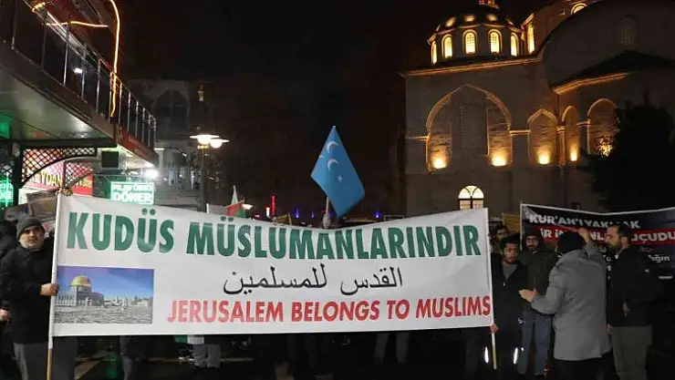 Malatyalılar Kur'an-ı Kerim yakılmasını protesto için yürüdü