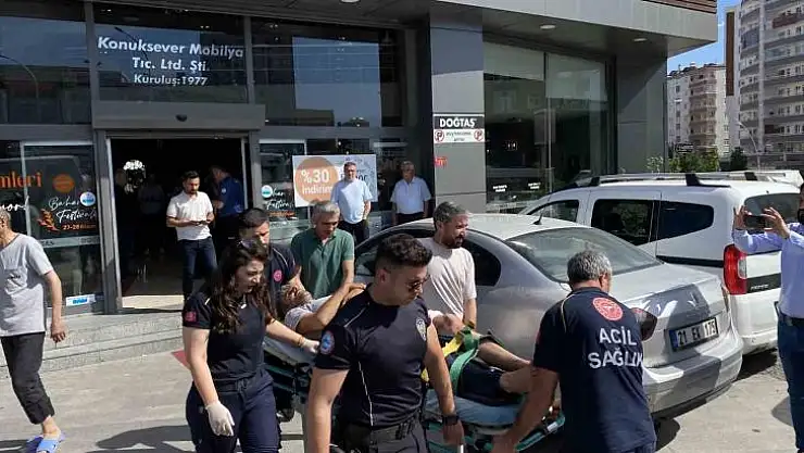 Motor kurye ile mobilya firması çalışanları arasında silahlı kavga: 5 yaralı
