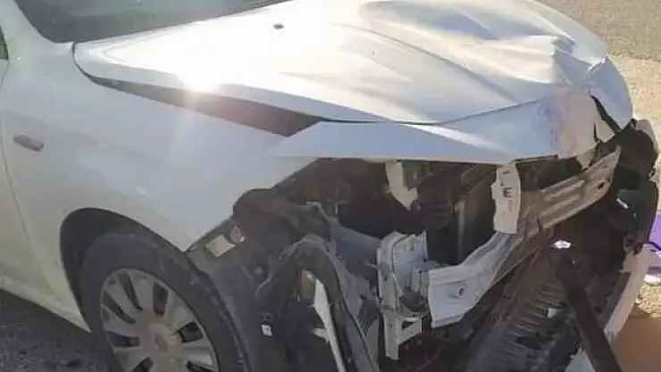 Otomobil ile motosikletin çarpışması sonucu 1 kişi yaralandı