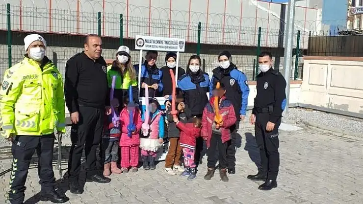 Polisten dilenen çocuklara yönelik farkındalık çalışması