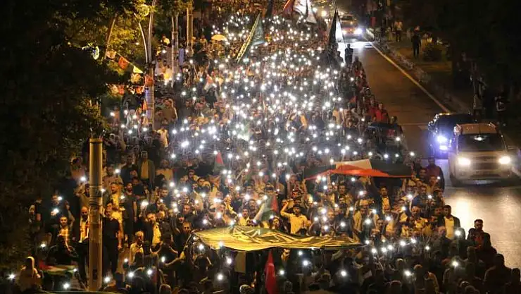 Refah'taki katliam Diyarbakır'da binlerce kişi tarafından protesto edildi