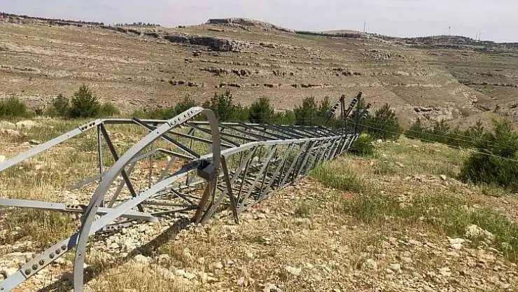 Şanlıurfa'da fırtınanın yıktığı 144 elektrik direği yenilendi