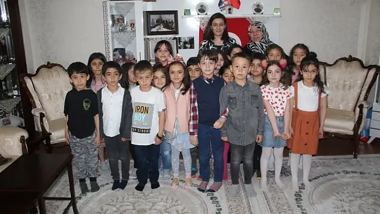 Şehit annesini duygulandıran ziyaret