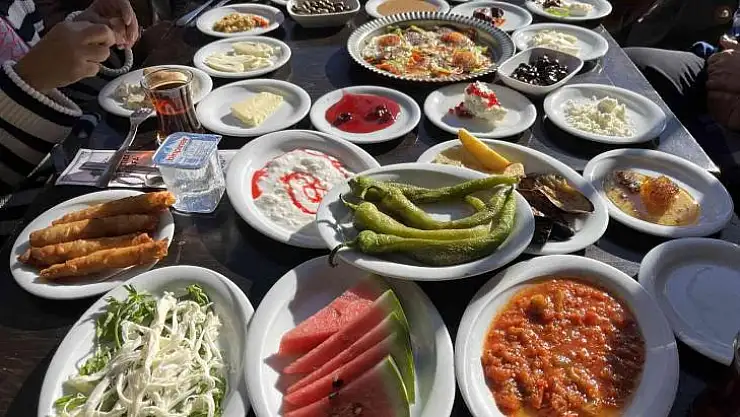 Serpme kahvaltı devri bitiyor, Diyarbakır'dan işletmeler karara destek veriyor