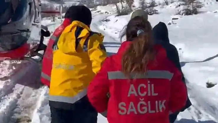 Solunum sıkıntısı çeken çocuk helikopterle hastaneye ulaştırıldı