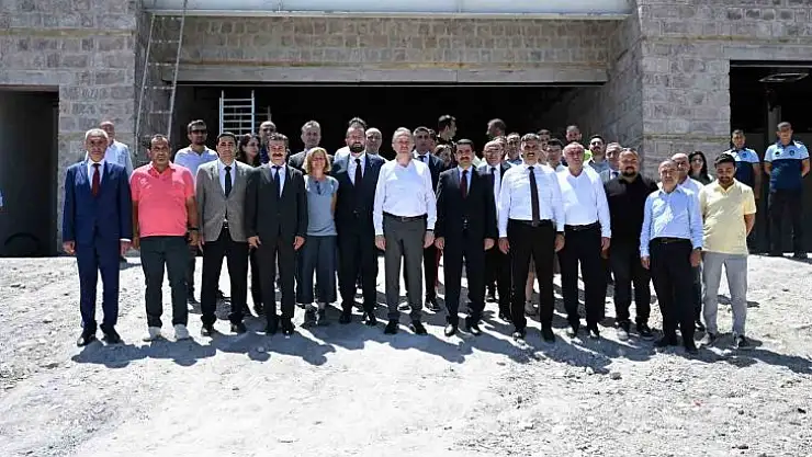 Taşkın, Bakan Yardımcısı Yazgı ile beraber Battalgazi'nin tarihi yapılarını inceledi