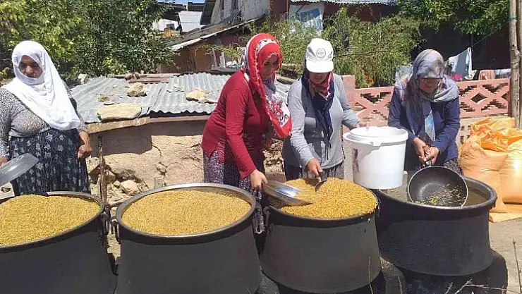 Tunceli'de  bulgur kazanları kaynamaya başladı