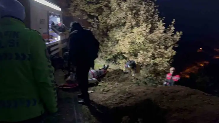 Tunceli'de otomobil uçuruma yuvarlandı: 2 yaralı