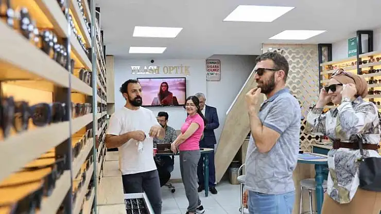 Yaz geldi uzmanlar güneş gözlükleri konusunda uyardı!