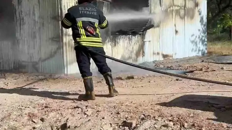 Yangında sac ev kül oldu