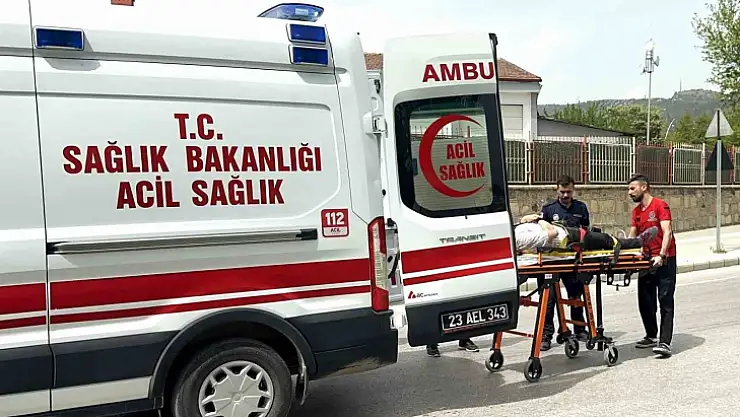 Yeni aldığı motosikletiyle çıktığı trafikte kaza yaptı, yaralandı