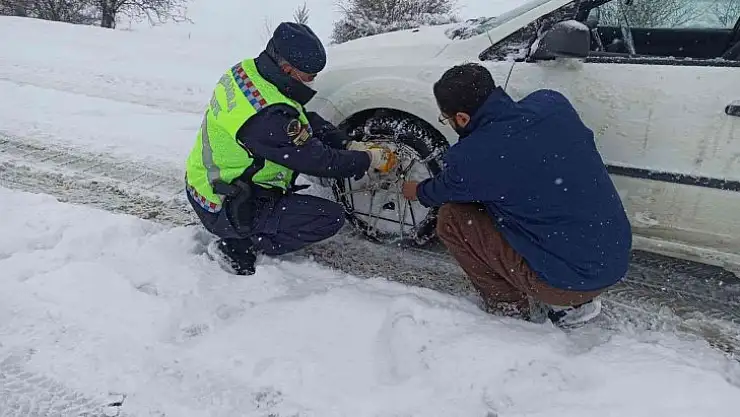 Mehmetçik'ten vatandaşlara çorba ikramı