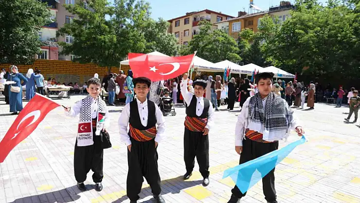 Yüzlerce öğrenci ve veliden anlamlı etkinlik