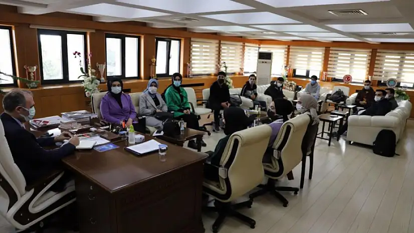 FÜ'de 'Çedene Bizden, Sohbet Sizden' buluşmaları başladı