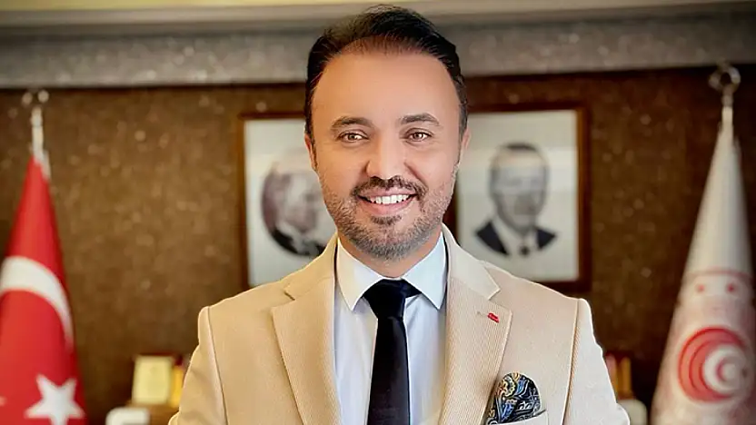 Bürokraside bir başarı hikayesi: Kayahan Topal yılın bürokratı seçildi