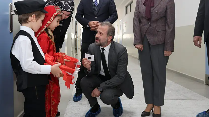 Elazığ'da üç kuşak kültürü sahneye taşıdı