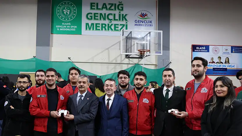 Çarşının nabzını tuttu, gençlere kulak verdi: Keleş'in Elazığ mesaisi sürüyor