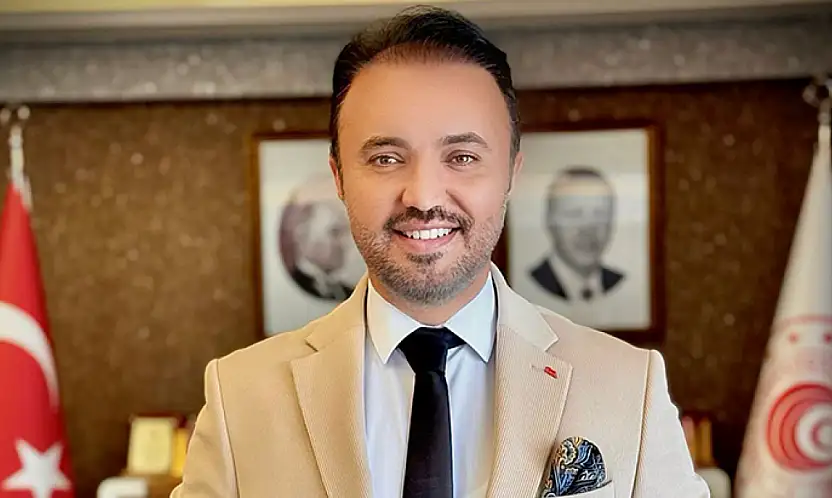 Bürokraside bir başarı hikayesi: Kayahan Topal yılın bürokratı seçildi