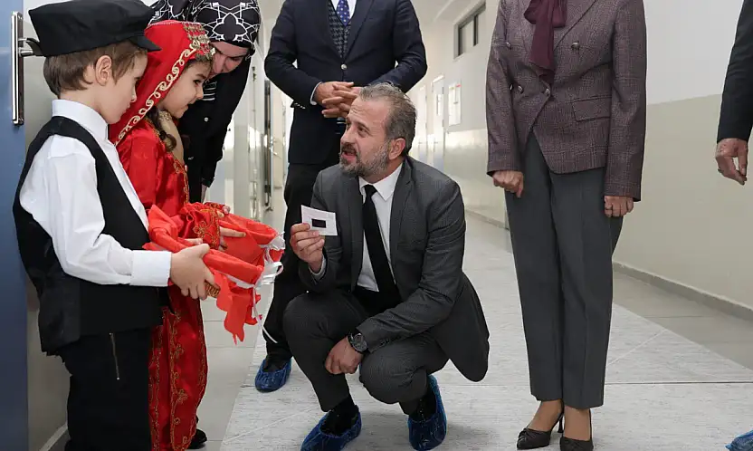 Elazığ'da üç kuşak kültürü sahneye taşıdı