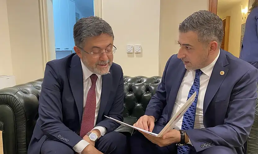 Milletvekili Işıkver Elazığ'ın tarım dosyasını Bakan Yumaklı'ya sundu