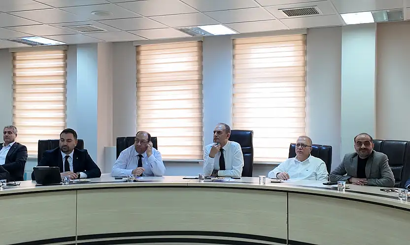 Sağlık kurmayı toplandı: Müdür Gecekuşu'ndan 'tavizsiz kalite' talimatı