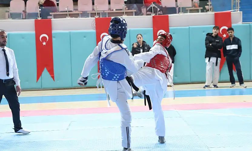 Taekwondo il birinciliğinde kıyasıya rekabet