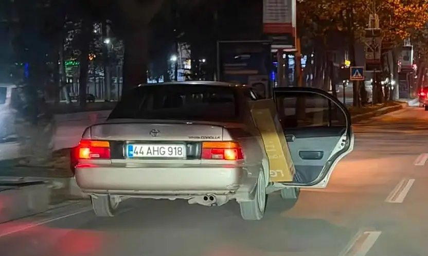 Zübeyde Hanım Caddesi'nde tehlikeli taşıma anı kameraya yansıdı